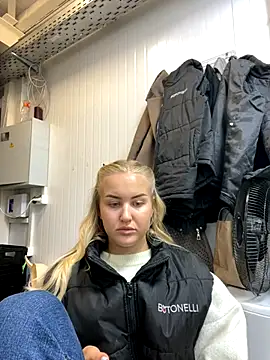 Snapshot of CandyVice chatting on September 14, 5:34 pm CandyVice online show from September 14, 5:34 pm