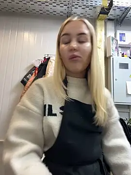 Snapshot of CandyVice chatting on October 9, 5:11 pm CandyVice online show from October 9, 5:11 pm