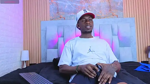 Snapshot of pipedark_ chatting on November 5, 3:06 am pipedark online show from November 5, 3:06 am