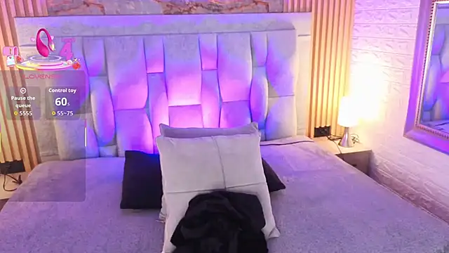 Snapshot of pipedark_ chatting on November 7, 3:06 am pipedark online show from November 7, 3:06 am