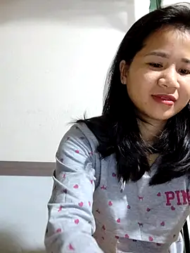 Snapshot of Maria2299 chatting on October 31, 7:15 pm Maria2299 online show from October 31, 7:15 pm