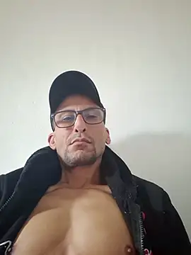 Snapshot of Thyagomiranda chatting on October 4, 3:32 pm Thyagomiranda online show from October 4, 3:32 pm