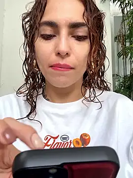 imhelena online show from January 8, 9:17 pm