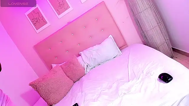 ANNIE DOLCE  online show from November 23, 12:16 pm