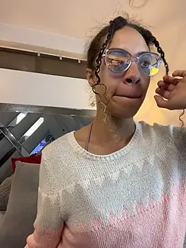 Hanna Cornee  online show from November 12, 1:33 pm