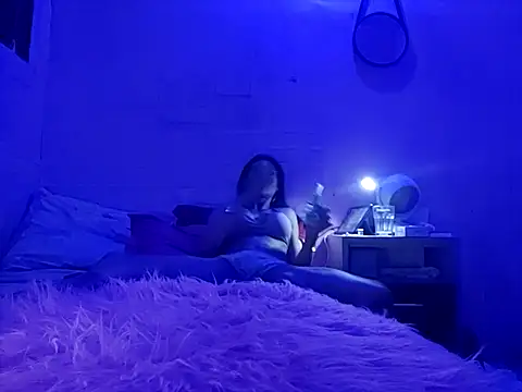 Snapshot of Kellye_hotTs chatting on December 23, 2:42 am Kellye hotTs online show from December 23, 2:42 am