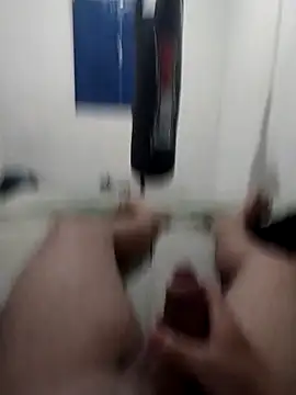 Snapshot of gaelzinho777 chatting on March 1, 5:15 pm gaelzinho777 online show from March 1, 5:15 pm