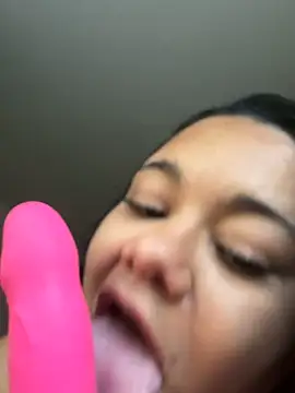 sofiacumms online show from June 14, 1:46 pm