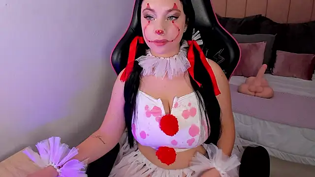 cloe weiss online show from October 31, 1:12 pm