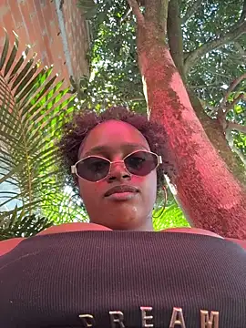 Snapshot of darle_volant chatting on June 20, 10:12 pm darle volant online show from June 20, 10:12 pm
