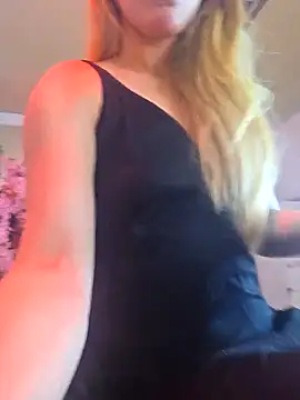 VesperVelvet online show from March 14, 3:45 am