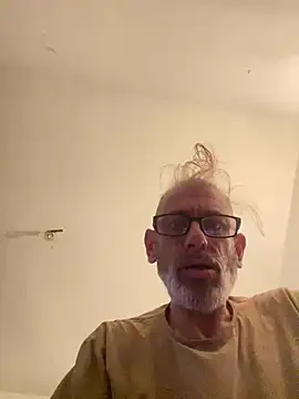 crisfootlicker online show from July 1, 9:55 am