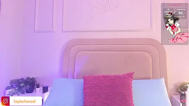 Kaylachannell online show from March 29, 3:39 am