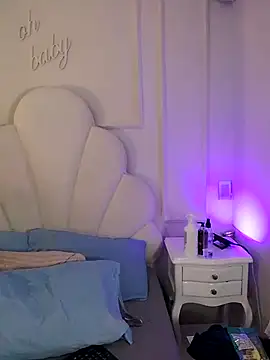 Snapshot of Kaylachannell chatting on June 6, 3:44 am Kaylachannell online show from June 6, 3:44 am