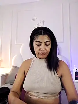 Snapshot of Kaylachannell chatting on July 3, 3:46 am Kaylachannell online show from July 3, 3:46 am