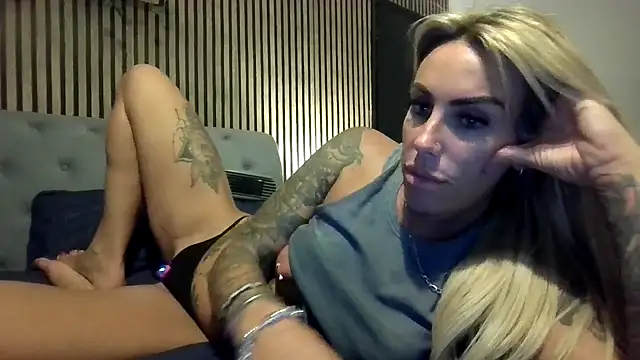 poppyinga1 online show from November 9, 10:19 pm