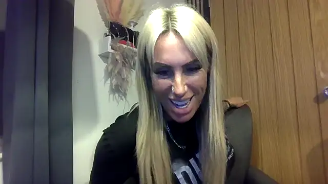 poppyinga1 online show from February 13, 7:10 pm