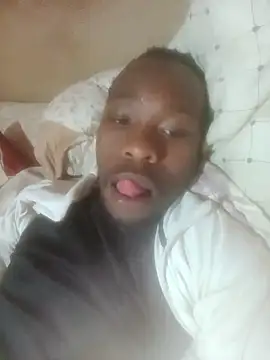 Snapshot of KingBonga chatting on September 28, 12:32 pm KingBonga online show from September 28, 12:32 pm