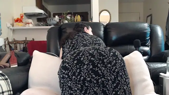 Snapshot of Juicy_Julie469 chatting on April 23, 1:35 pm Juicy Julie469 online show from April 23, 1:35 pm