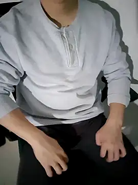 111owo111 online show from October 27, 1:04 pm