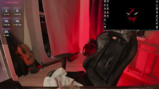 Snapshot of Melante chatting on February 24, 10:41 pm Melante online show from February 24, 10:41 pm