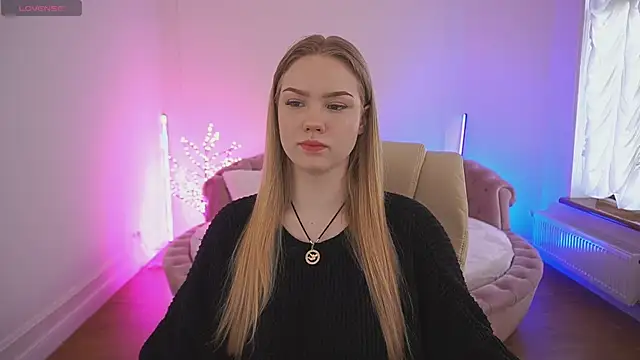 CelesteNoir online show from April 16, 6:14 am