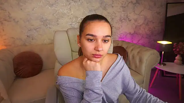 UrMuseOn online show from November 18, 7:35 am