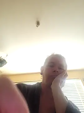 piercingpik online show from April 17, 9:45 am