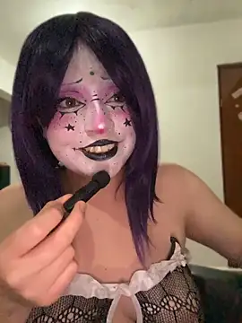 Lucy YupiSweet online show from April 17, 9:01 am