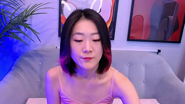 Snapshot of AikoYamada chatting on September 12, 6:24 am AikoYamada online show from September 12, 6:24 am
