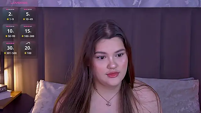 EmilyHyde online show from October 12, 8:52 pm