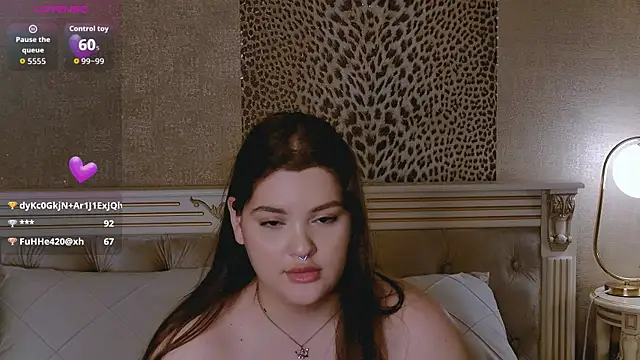 EmilyHyde online show from October 22, 3:07 am