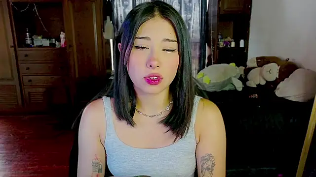 Shisuku Sophi online show from July 9, 1:59 pm