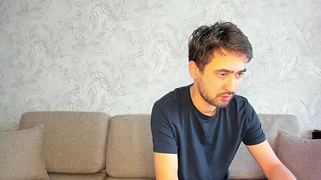 sophywhisper online show from January 14, 6:19 am