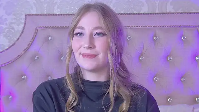 Snapshot of MiaEuphoria_ chatting on September 30, 10:20 am MiaEuphoria online show from September 30, 10:20 am