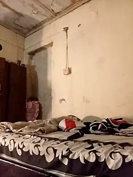 RFeltomWhitJ online show from December 5, 2:53 am