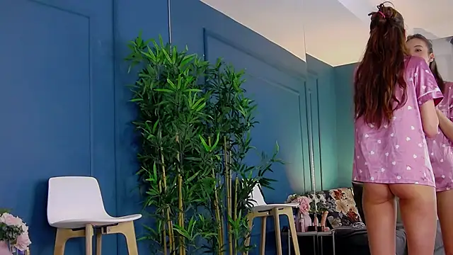 KimmDaviss online show from January 13, 7:35 am