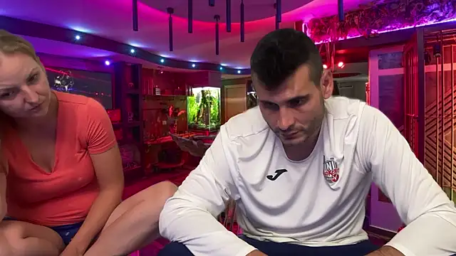 hornycouplefuck12 online show from October 16, 9:38 pm