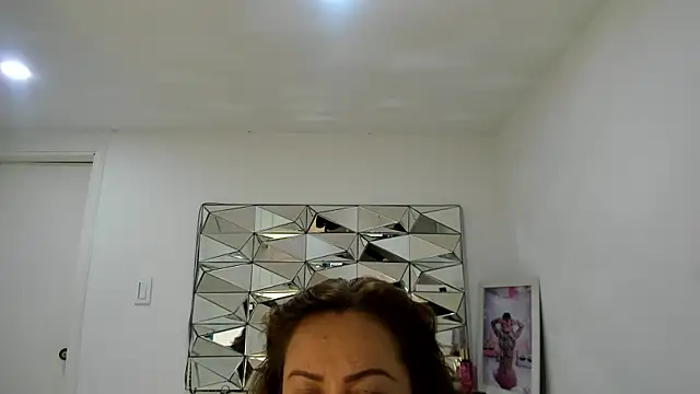 camixxx m online show from April 10, 1:38 pm