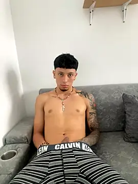 Snapshot of Stiven_x0 chatting on November 23, 3:45 pm Stiven x0 online show from November 23, 3:45 pm