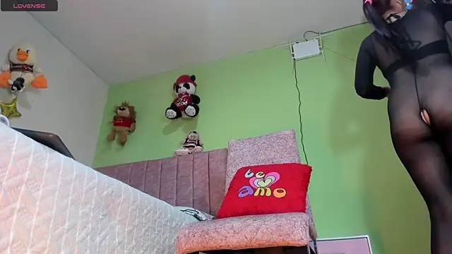 hot Dariana pantyhose online show from December 5, 12:58 pm