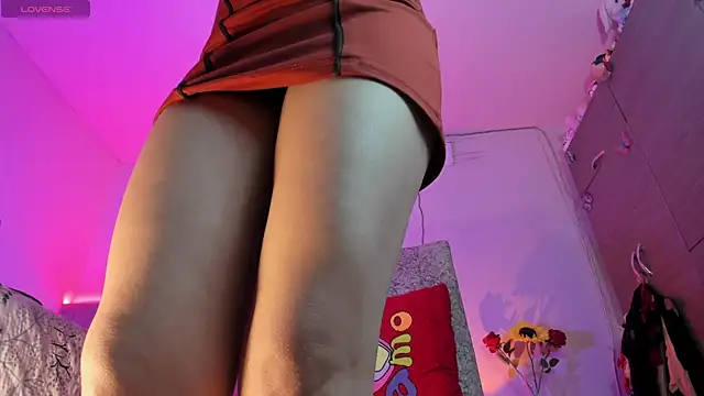 hot Dariana pantyhose online show from April 2, 2:26 pm