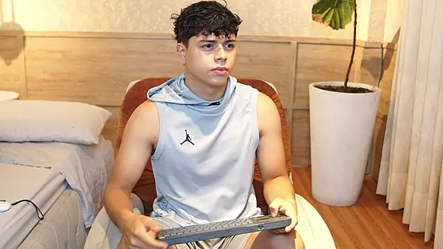 Ethan occonor online show from February 4, 11:38 am