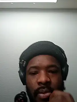 Snapshot of Kaalum561 chatting on November 24, 1:33 pm Kaalum561 online show from November 24, 1:33 pm