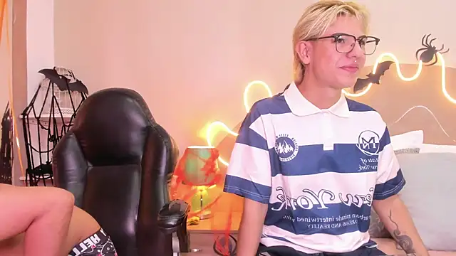 Snapshot of Enrrixxx_ chatting on October 24, 12:30 am Enrrixxx online show from October 24, 12:30 am