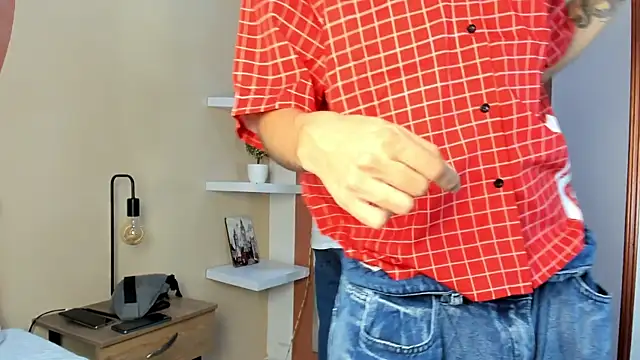 Snapshot of Enrrixxx_ chatting on November 1, 10:56 pm Enrrixxx online show from November 1, 10:56 pm