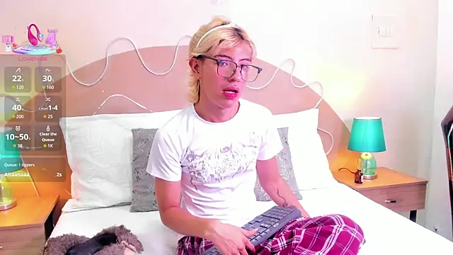 Snapshot of Enrrixxx_ chatting on November 27, 10:12 pm Enrrixxx online show from November 27, 10:12 pm