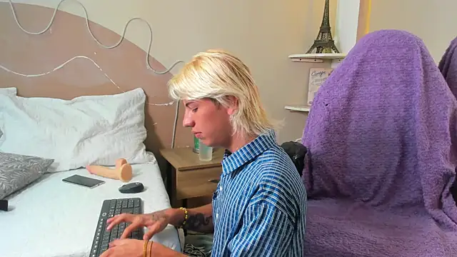 Enrrixxx  online show from January 10, 12:23 am