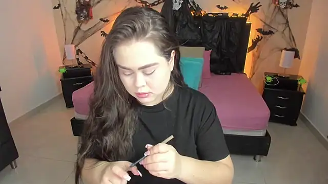 Snapshot of LolaVillalobos chatting on October 15, 12:05 pm LolaVillalobos online show from October 15, 12:05 pm