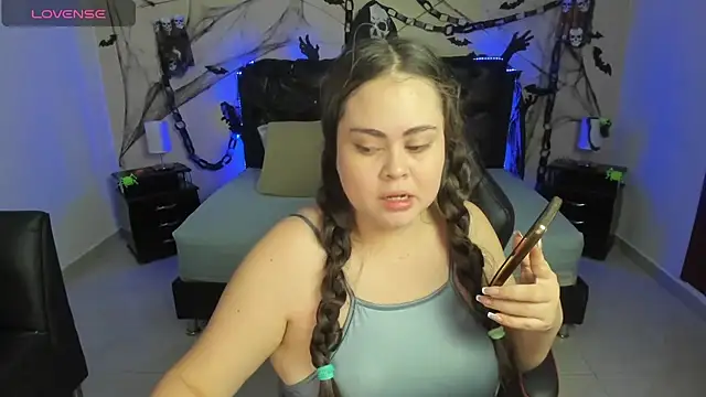 Snapshot of LolaVillalobos chatting on October 30, 11:33 am LolaVillalobos online show from October 30, 11:33 am